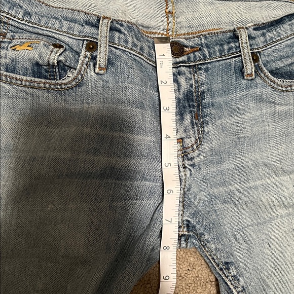 Hollister Women's Distressed Blue Jeans - Picture 7 of 7